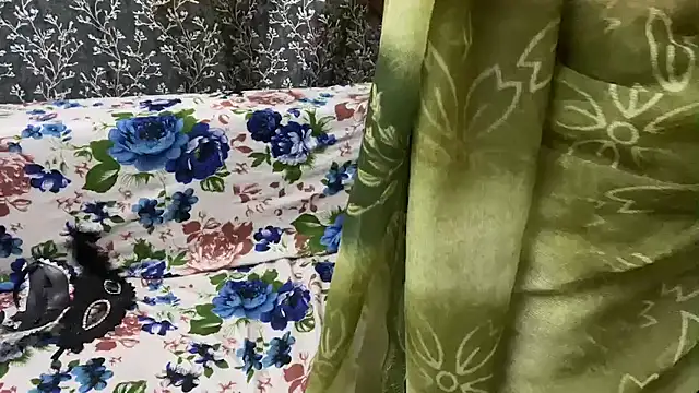 shuhana  online show from May 20, 4:40 am