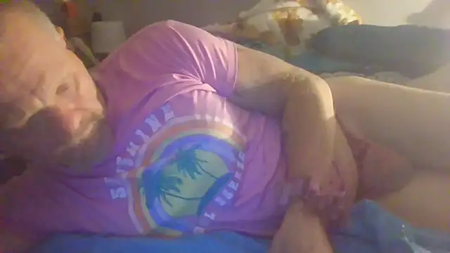 Snapshot of MagicAdmiralty5 chatting on November 10, 5:28 am MagicAdmiralty5 online show from November 10, 5:28 am