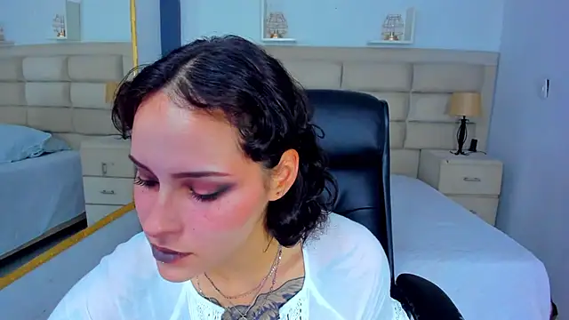 AnnyThompson  online show from September 26, 10:14 pm