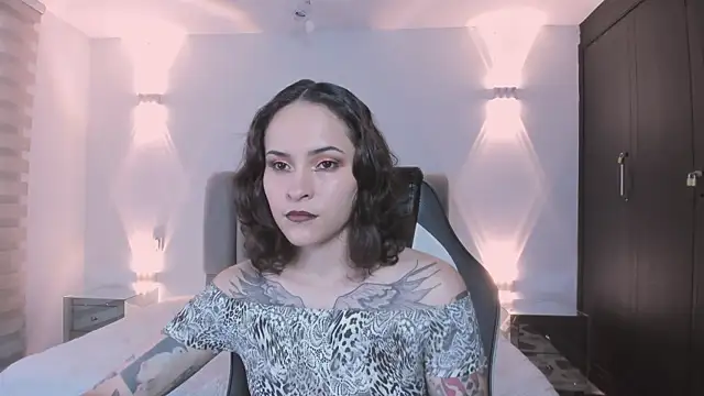 AnnyThompson  online show from January 8, 9:17 pm