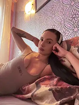 Kristis43 online show from April 28, 3:50 pm
