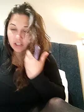 Snapshot of minette-sexy chatting on March 5, 9:48 pm minette-sexy online show from March 5, 9:48 pm