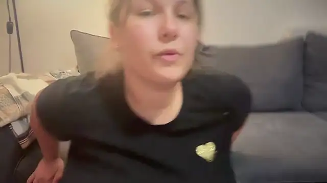 Snapshot of minette-sexy chatting on October 1, 8:59 pm minette-sexy online show from October 1, 8:59 pm