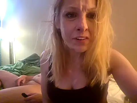 Snapshot of we8camgirl chatting on September 8, 2:27 pm we8camgirl online show from September 8, 2:27 pm