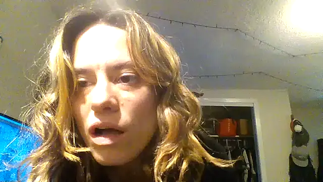 Snapshot of hersavageno chatting on April 29, 5:44 am hersavageno online show from April 29, 5:44 am