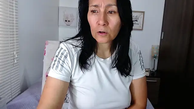 Maira B online show from April 16, 6:19 pm