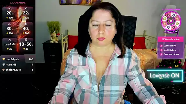 Snapshot of Julia_Dean chatting on December 26, 6:43 pm Julia Dean online show from December 26, 6:43 pm