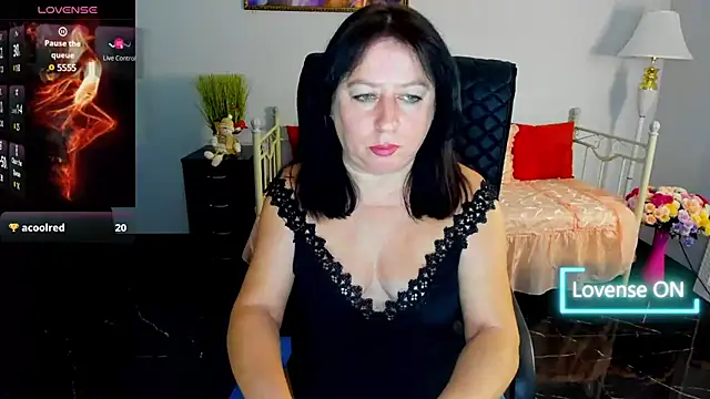 Snapshot of Julia_Dean chatting on January 9, 3:55 pm Julia Dean online show from January 9, 3:55 pm