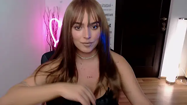 ChloeJewel1 online show from November 28, 12:41 pm