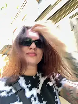 BabeRainbow online show from June 30, 2:51 pm