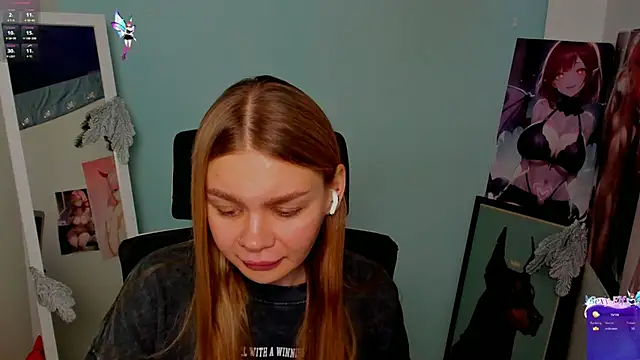 Snapshot of Molly_sweetie chatting on December 12, 7:19 am Molly sweetie online show from December 12, 7:19 am