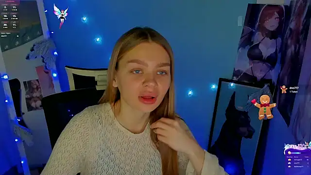 Snapshot of Molly_sweetie chatting on December 16, 10:18 am Molly sweetie online show from December 16, 10:18 am