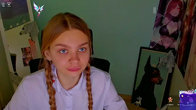 Snapshot of Molly_sweetie chatting on December 19, 7:18 am Molly sweetie online show from December 19, 7:18 am