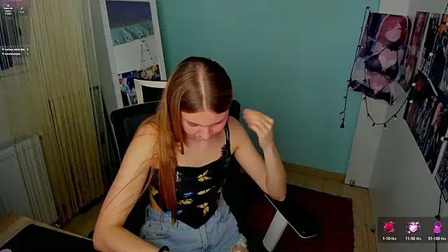 Snapshot of Molly_sweetie chatting on February 26, 10:04 am Molly sweetie online show from February 26, 10:04 am