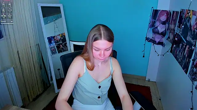 Snapshot of Molly_sweetie chatting on March 18, 10:03 am Molly sweetie online show from March 18, 10:03 am