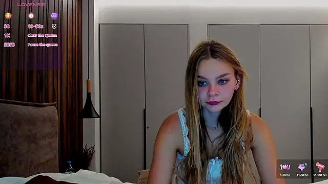 Snapshot of Molly_sweetie chatting on September 25, 6:17 am Molly sweetie online show from September 25, 6:17 am