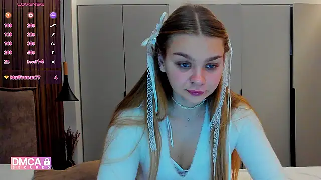 Molly sweetie online show from November 24, 7:30 am