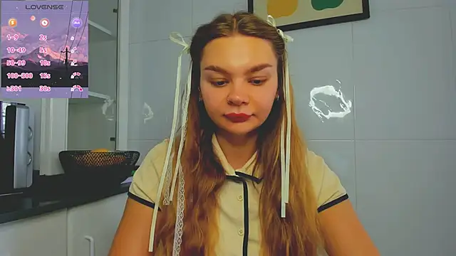 Snapshot of Molly_sweetie chatting on June 17, 7:33 am Molly sweetie online show from June 17, 7:33 am