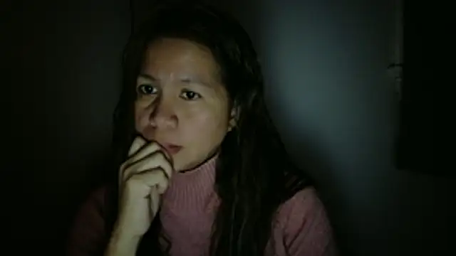 Snapshot of XLennaMX chatting on February 22, 11:47 pm XLennaMX online show from February 22, 11:47 pm