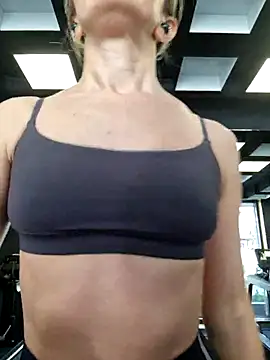 Snapshot of Miss____Mia_ chatting on February 12, 11:51 am Miss    Mia  online show from February 12, 11:51 am