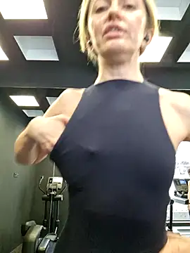 Snapshot of Miss____Mia_ chatting on February 28, 12:09 pm Miss    Mia  online show from February 28, 12:09 pm