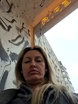 Snapshot of Miss____Mia_ chatting on October 15, 12:05 pm Miss    Mia  online show from October 15, 12:05 pm