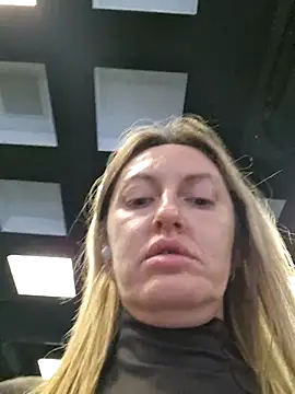 Miss    Mia  online show from February 4, 12:55 pm