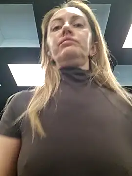 Miss    Mia  online show from March 10, 9:36 am