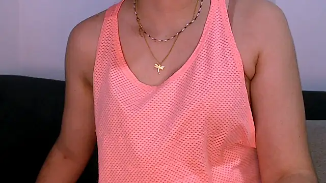 Snapshot of sofi-rojas1 chatting on February 4, 8:42 am sofi-rojas1 online show from February 4, 8:42 am