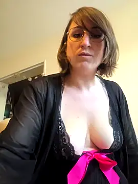 minierose online show from March 18, 7:08 am