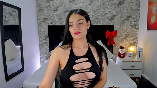 Maylin Garcia online show from December 12, 7:37 pm