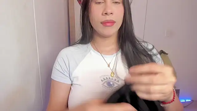 Snapshot of hellensexy chatting on January 16, 8:46 pm hellensexy online show from January 16, 8:46 pm