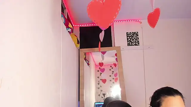 Snapshot of hellensexy chatting on February 16, 10:10 pm hellensexy online show from February 16, 10:10 pm