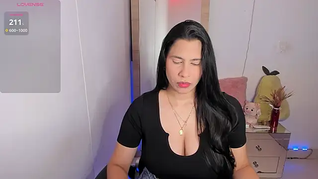 Snapshot of hellensexy chatting on September 29, 9:08 pm hellensexy online show from September 29, 9:08 pm