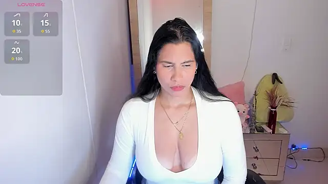 hellensexy online show from May 26, 9:55 pm