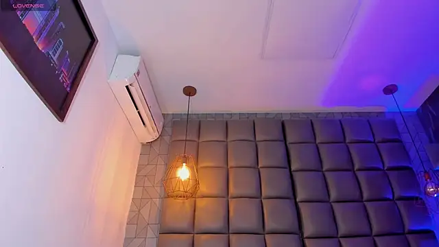 megan woll online show from March 8, 6:26 pm