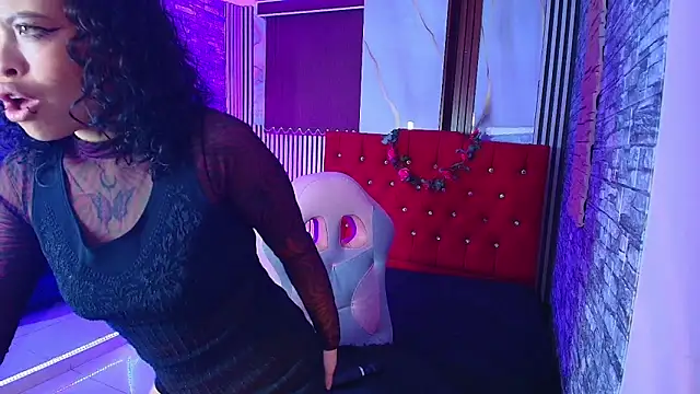 miahernadez303av online show from November 6, 3:07 am