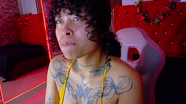 miahernadez303av online show from January 11, 4:28 am