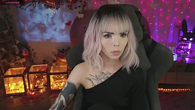 Kerry Kirk online show from February 21, 8:32 pm