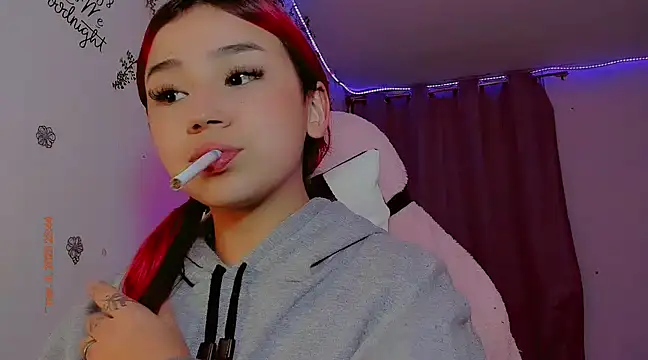 madisonx17 online show from March 5, 4:45 am