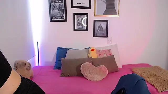 lilyy evanss online show from January 9, 8:01 pm