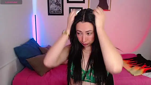 lilyy evanss online show from January 21, 11:02 pm