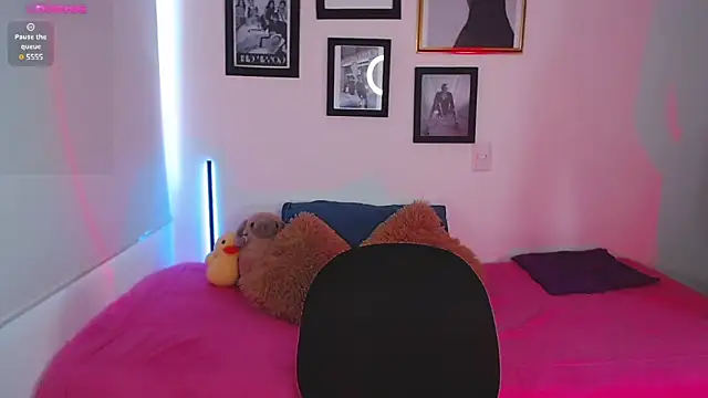 lilyy evanss online show from March 4, 7:11 pm