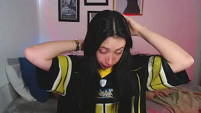 lilyy evanss online show from March 15, 9:16 pm