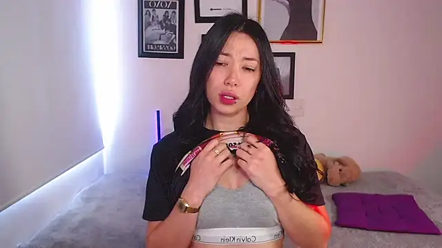 lilyy evanss online show from March 22, 7:09 pm