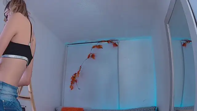 Lucy Princes online show from December 6, 11:57 pm