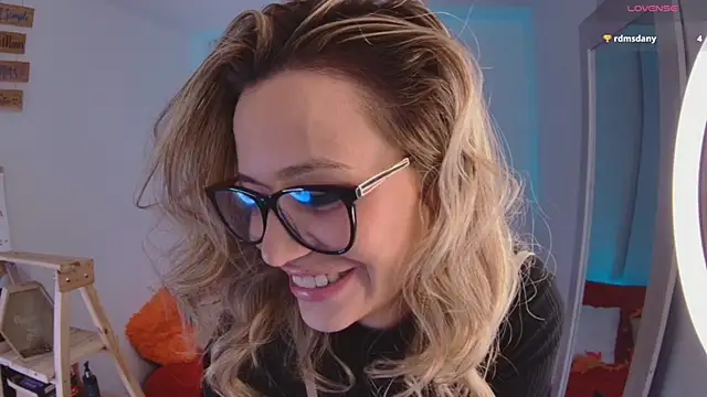 Lucy Princes online show from January 1, 1:26 am