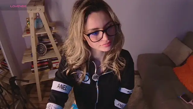 Lucy Princes online show from February 11, 5:16 am