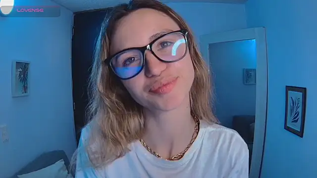 Lucy Princes online show from March 19, 10:20 pm