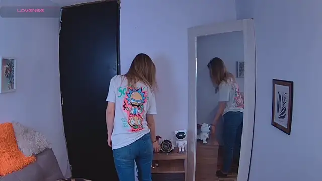 Lucy Princes online show from March 20, 5:02 am